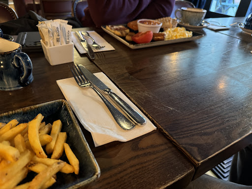 Photo of Turkuaz Restaurant Dorking - 2-3 St Martin's Walk, Dorking RH4 1UT